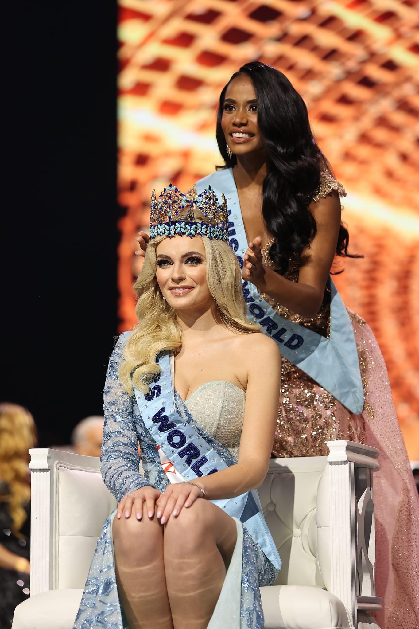 Karolina Biewleska from Poland Crowned The 70th Miss World!