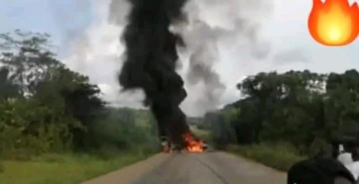 SAD NEWS : 4 Person Reportedly Dead in Accident Along the Yaounde- Douala Highway