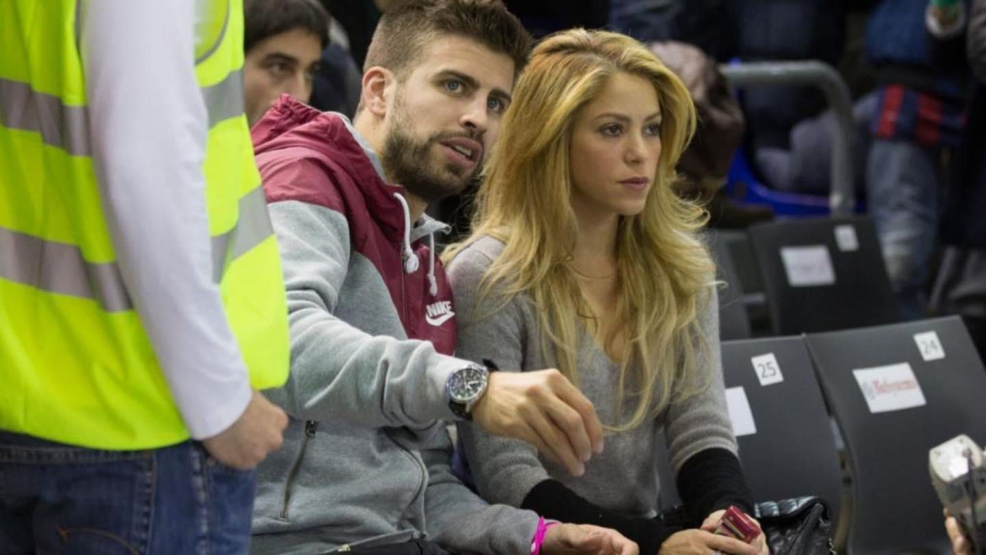 Shakira Reportedly Caught Barcelona FC star, Pique Cheating On Her!!!